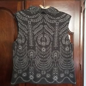 ❣FINAL SALE❣St. John Slvls Sweater SZ Medium